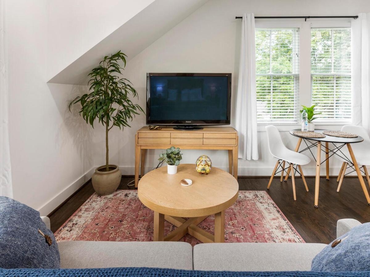 Captivating Studio With Queen Bed, Walkable! * Atlanta